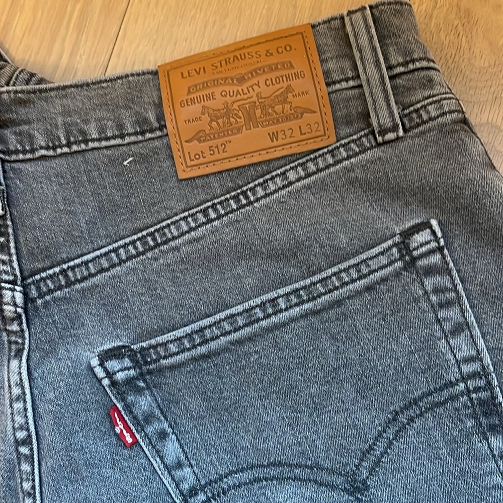 Men’s gray wash Levi’s 512 32 x 32  like new